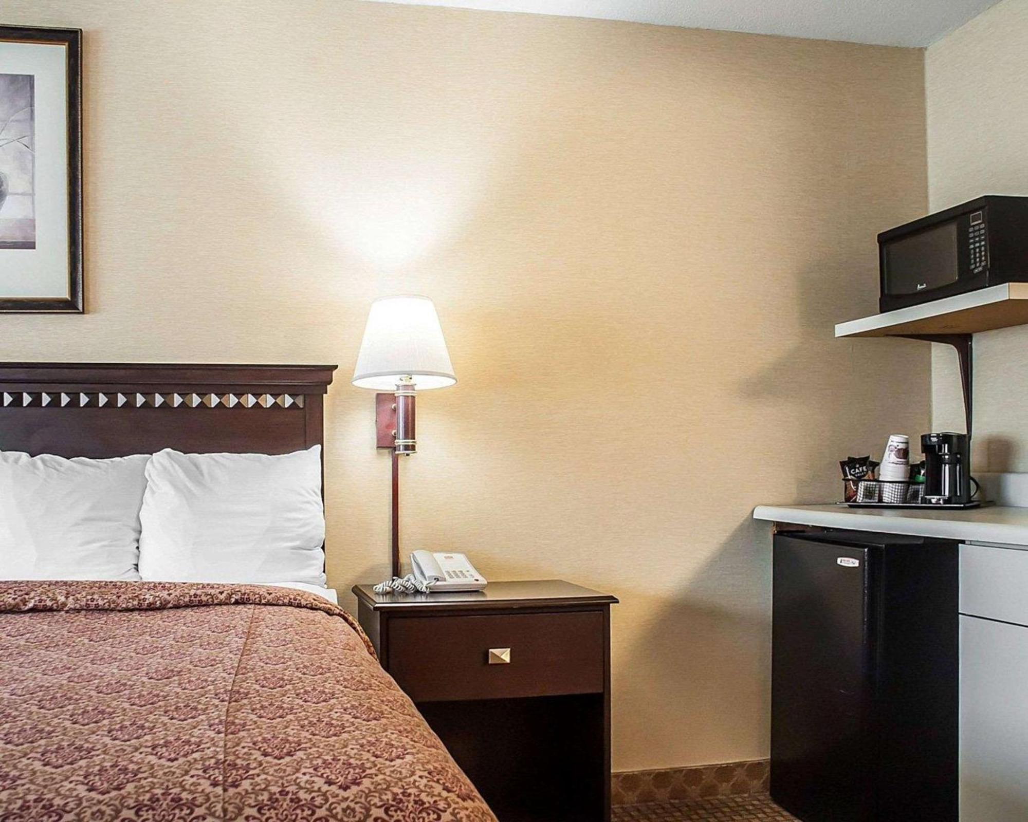 Econo Lodge Elmira-Corning Fisherville Zewnętrze zdjęcie