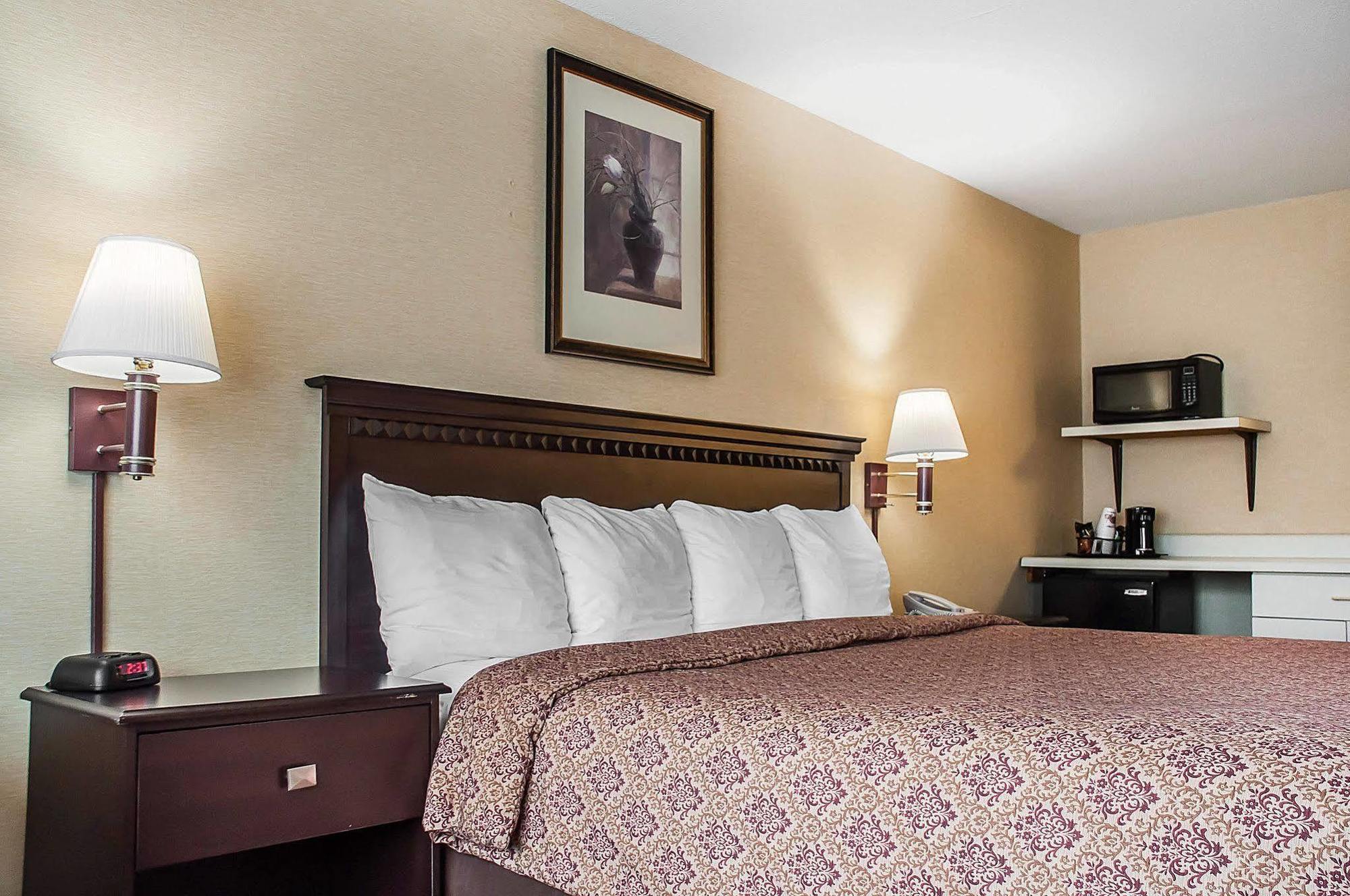 Econo Lodge Elmira-Corning Fisherville Zewnętrze zdjęcie