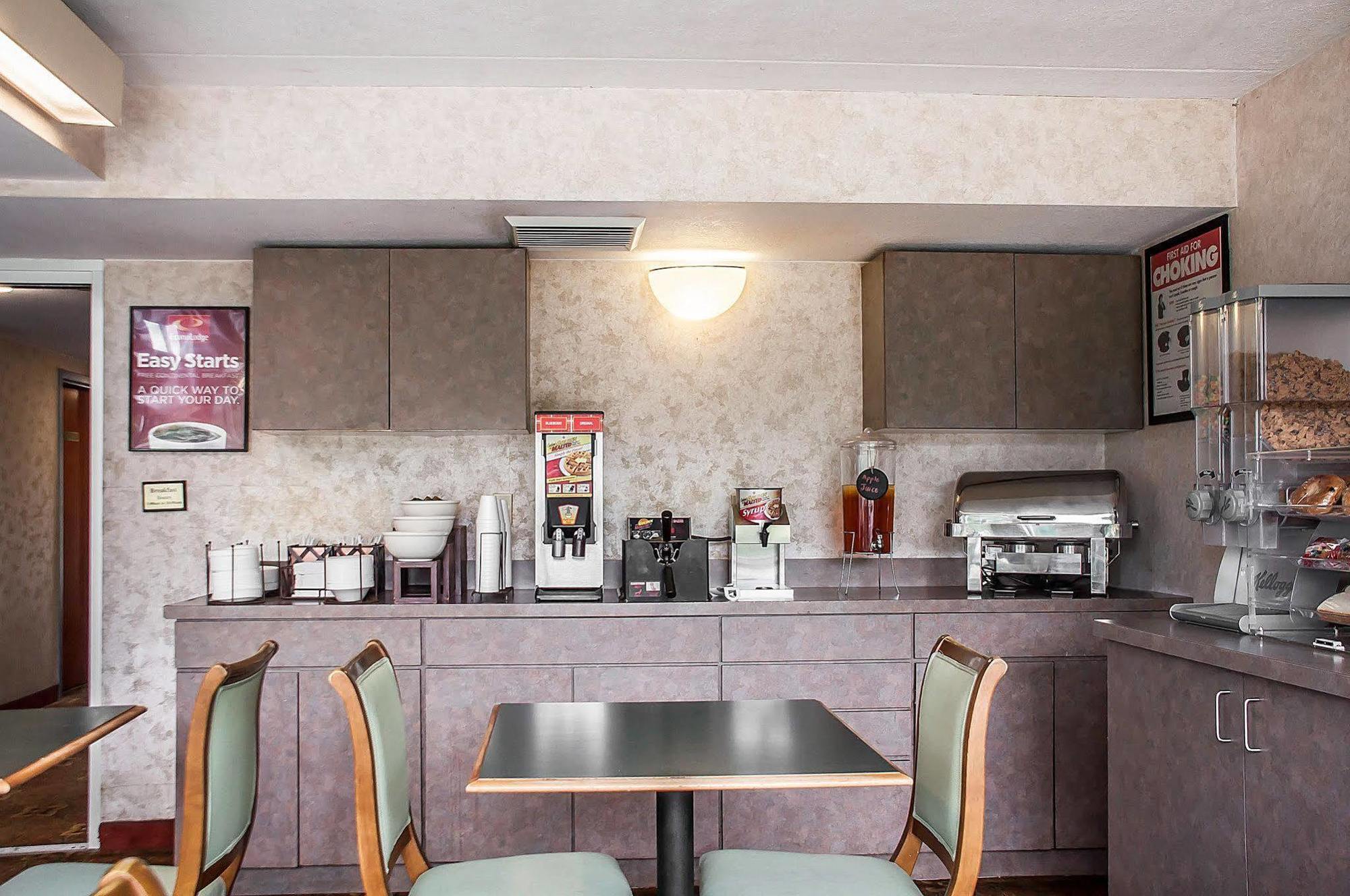 Econo Lodge Elmira-Corning Fisherville Zewnętrze zdjęcie